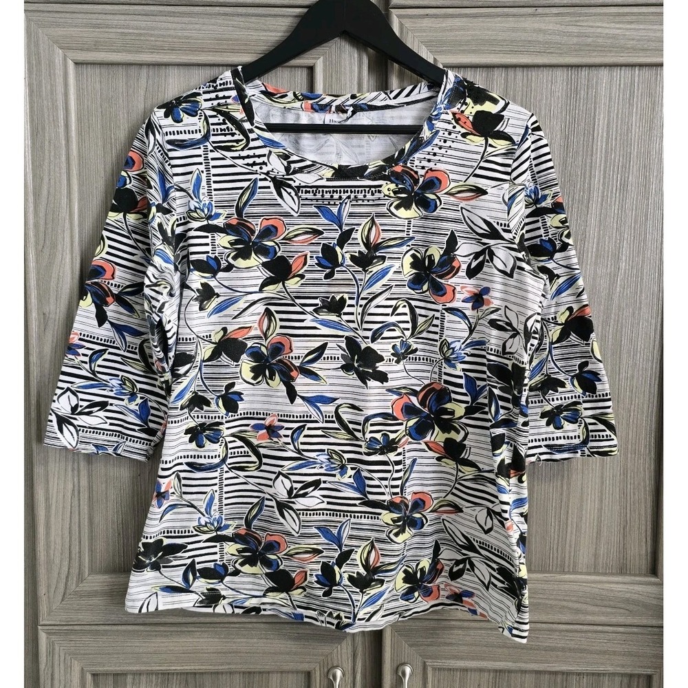 High Fifth Womens 3/4 Sleeve Top Size XL Floral Print With Beaded Neckline